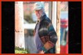 Gary Busey Pulls Pants Down, Exposes Penis to Urinate in Public